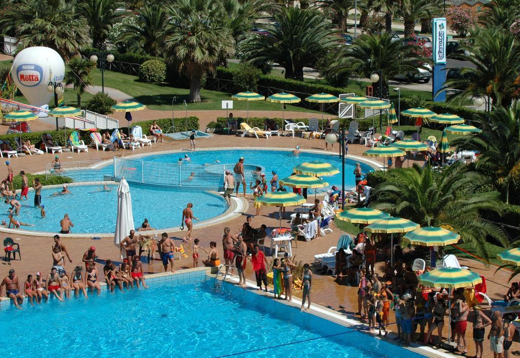 Ihr Residence Hotel Le Terrazze Grottammare Exteriör bild