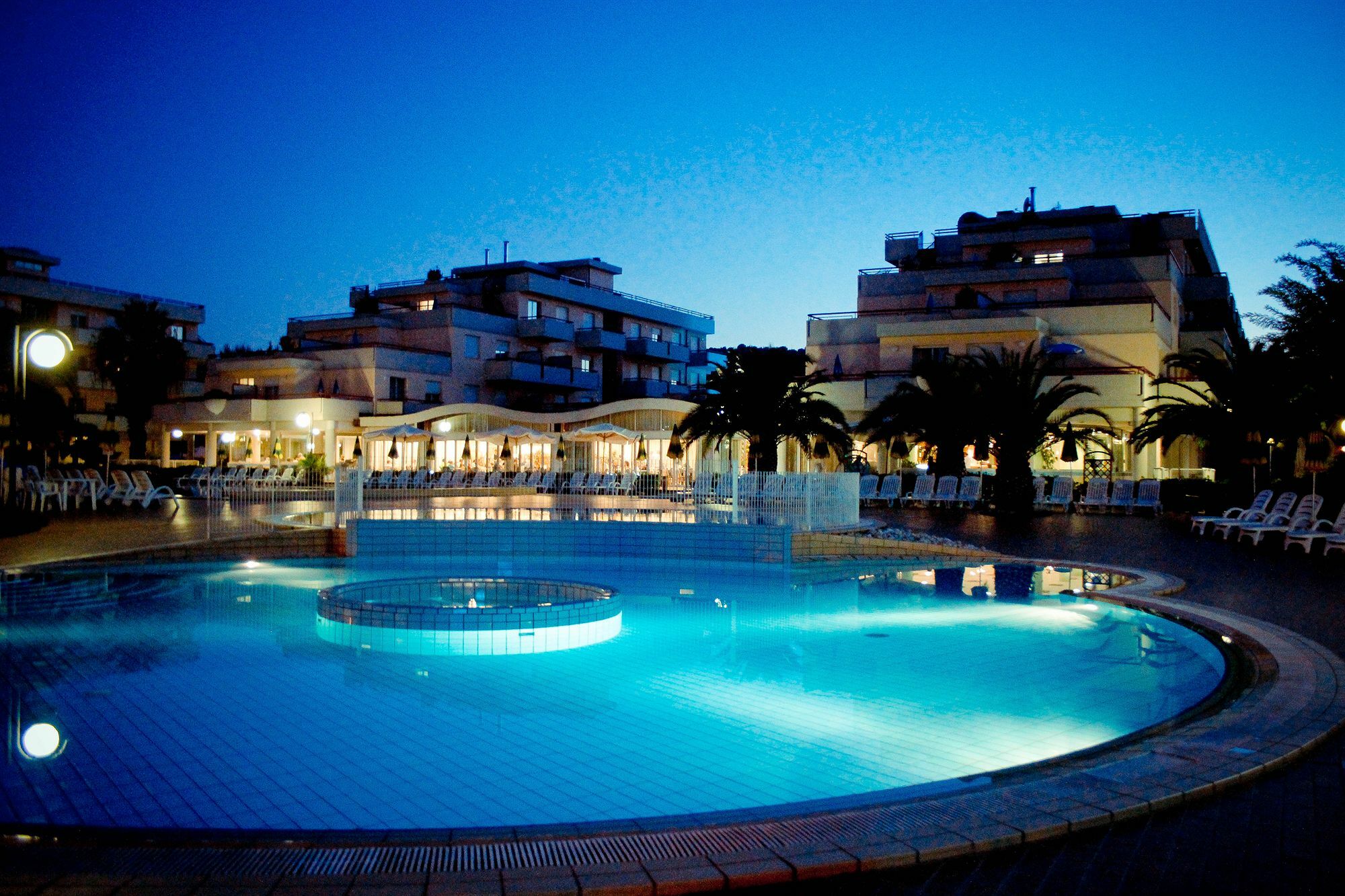 Ihr Residence Hotel Le Terrazze Grottammare Exteriör bild