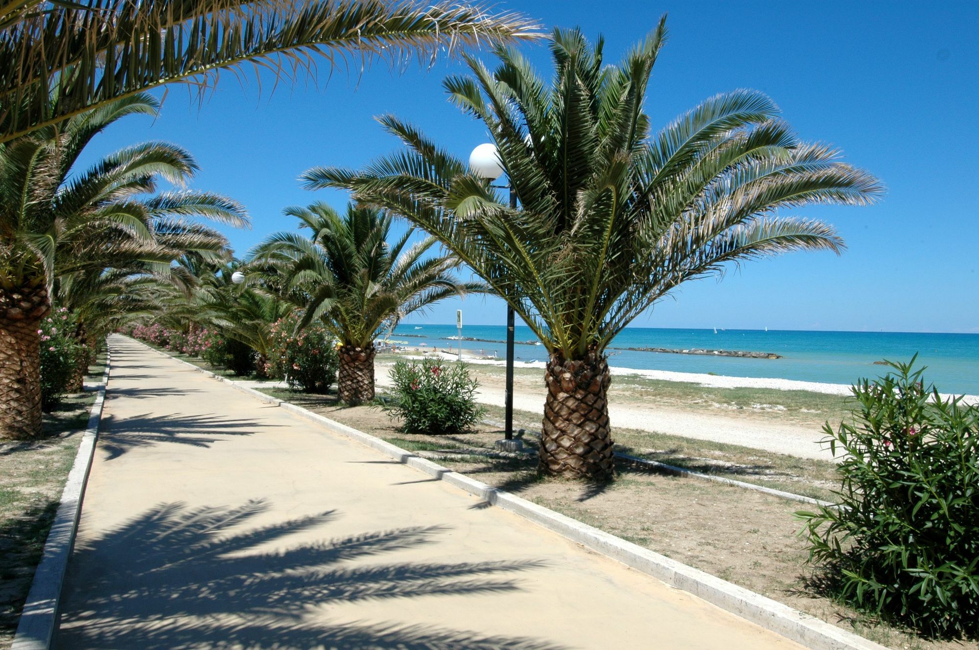 Ihr Residence Hotel Le Terrazze Grottammare Exteriör bild